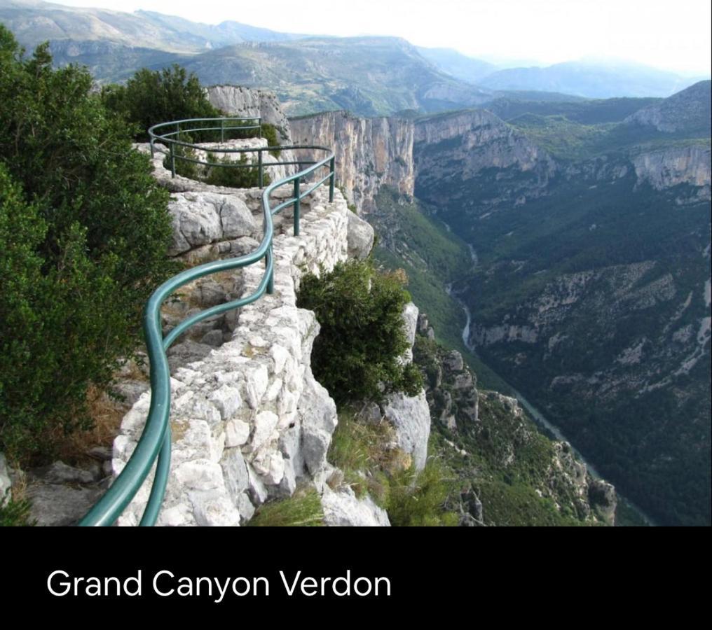 Location De Vacances Var 83 Chez Mimmo La Verdiere Luaran gambar